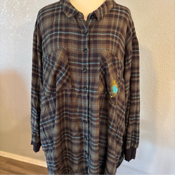 Torrid Flannel Shirt Blue Brown Size 5 Plaid Button-Up Shirt with Embroidered - Picture 1 of 6